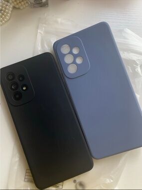 SHEIN Black and Periwinkle Blue Silicone Phone Case Set